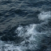 portoroz-more-vlny-u-lodi